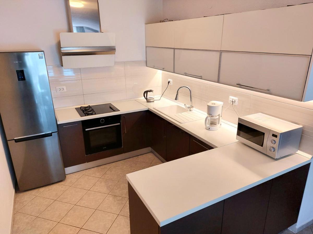 Apartment With Private Pool "Patricia" Makarska Kültér fotó